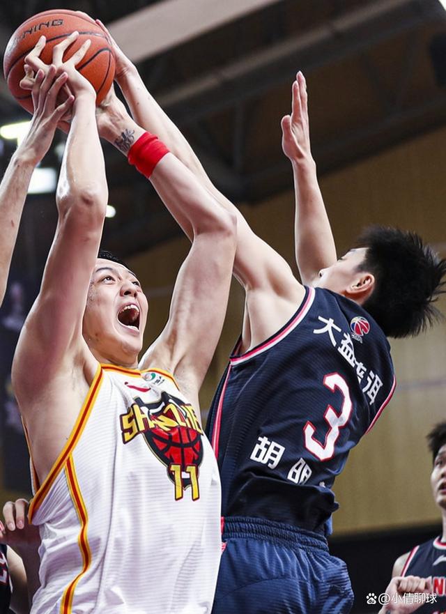 九游登录入口关于柔道常规赛焦点战：岭北雄狮队翻盘辽东雷豹队，外线火力全开。边后卫成为亮点的信息