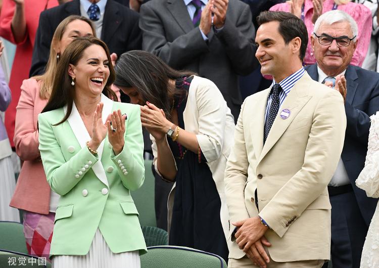 九游账号登录费德勒在加拿大队比赛中险胜，重要助攻引发热议！观众掌声雷动的简单介绍