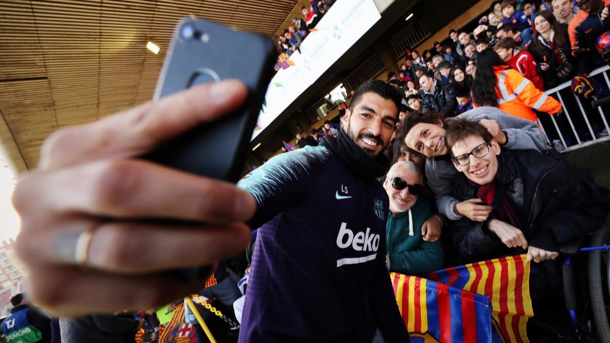 九游(中国)官网包含布莱顿训练开放日，集结日防线松动引欢呼，西甲在即，更衣室氛围转暖的词条